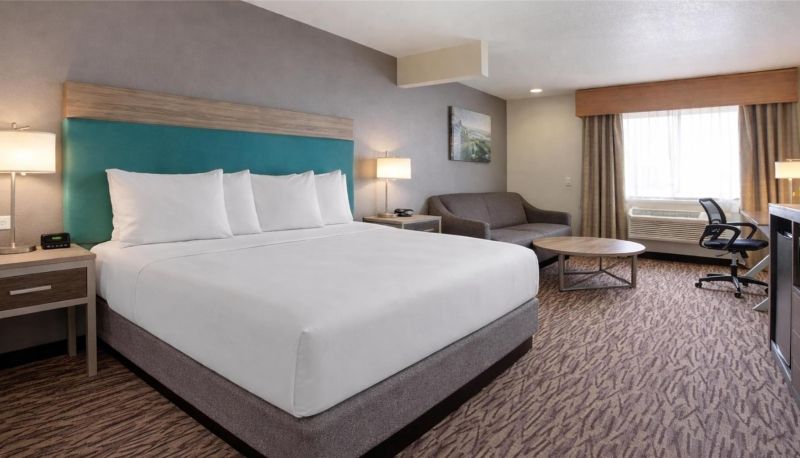 Room - Best Western Plus Peppertree Airport Inn