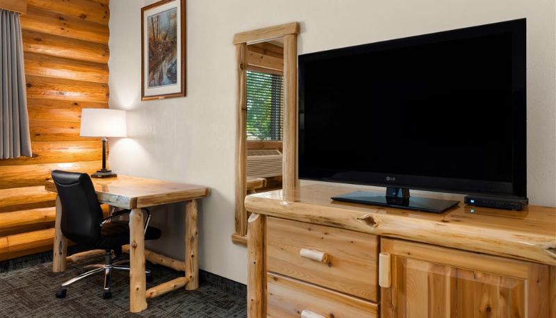 Room - Best Western Northwoods Lodge