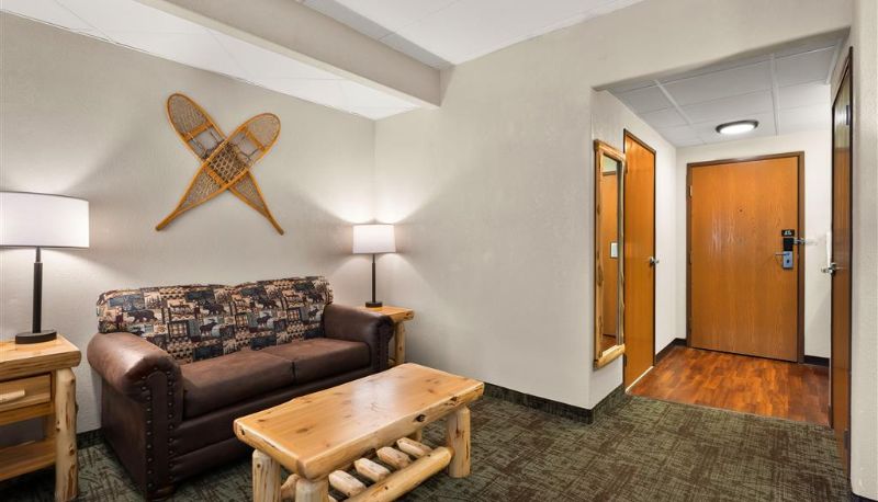 Room - Best Western Northwoods Lodge