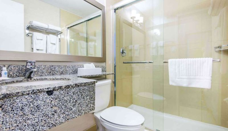 Room - Comfort Inn & Suites