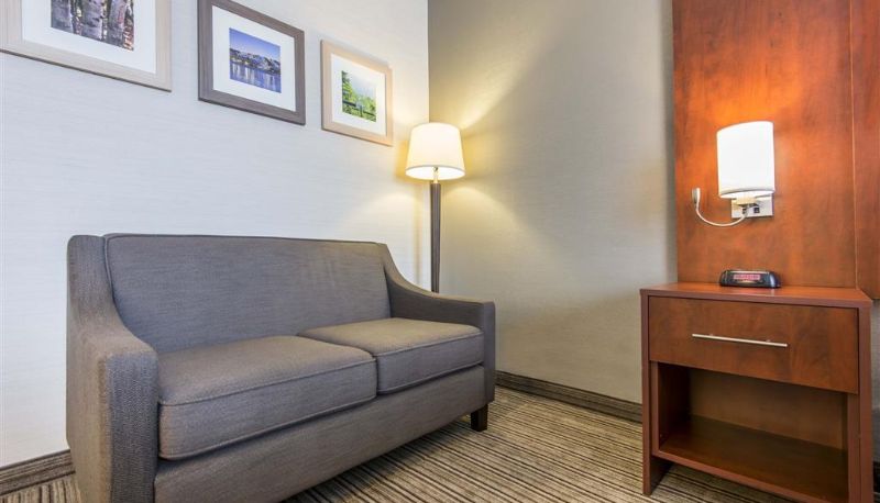 Room - Comfort Inn & Suites