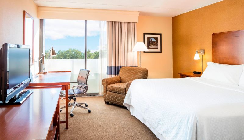 Room - Four Points by Sheraton Chicago OHare Airport