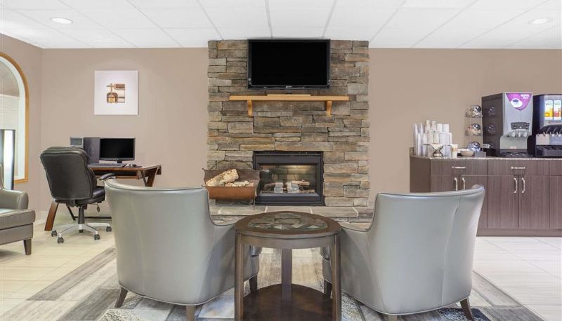 Hall - Super 8 by Wyndham Athabasca AB