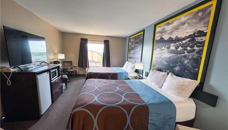 Zimmer - Super 8 by Wyndham Edmonton South