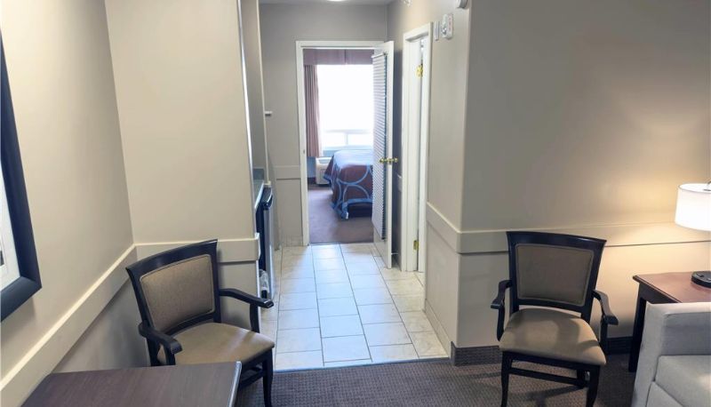 Zimmer - Super 8 by Wyndham Edmonton South