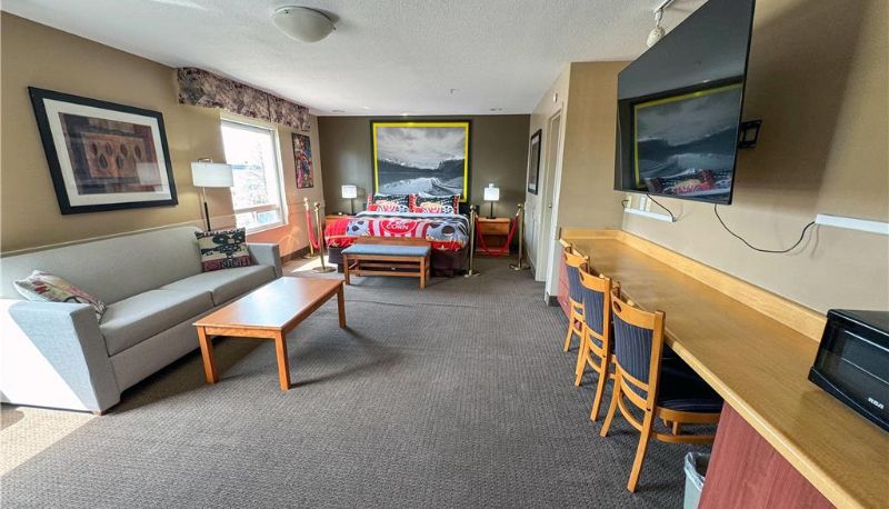 Zimmer - Super 8 by Wyndham Edmonton South