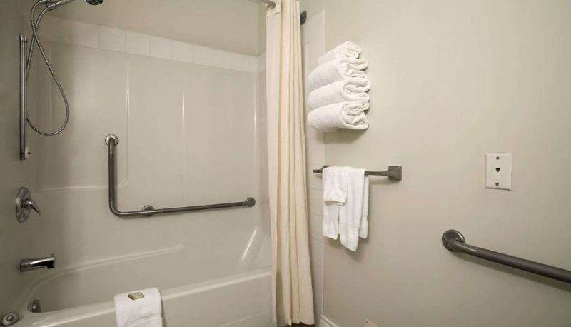 Zimmer - Super 8 by Wyndham Revelstoke BC