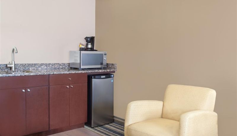 Zimmer - Super 8 by Wyndham Brandon MB