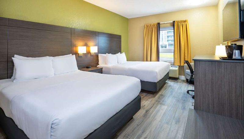 Camera - Quality Inn & Suites