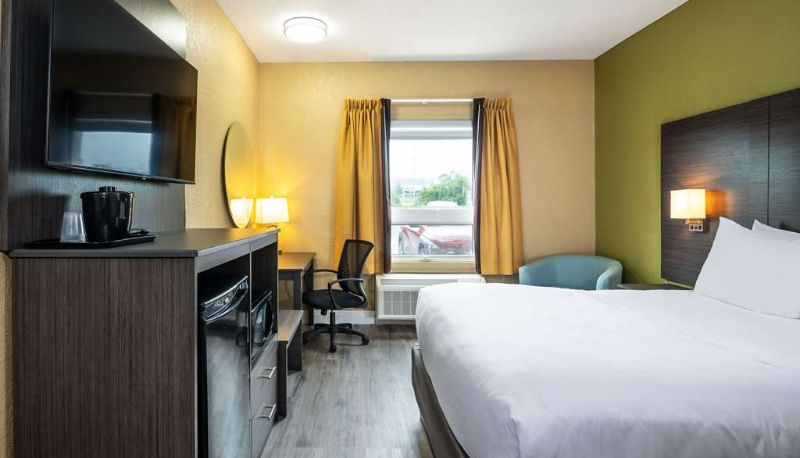 Camera - Quality Inn & Suites