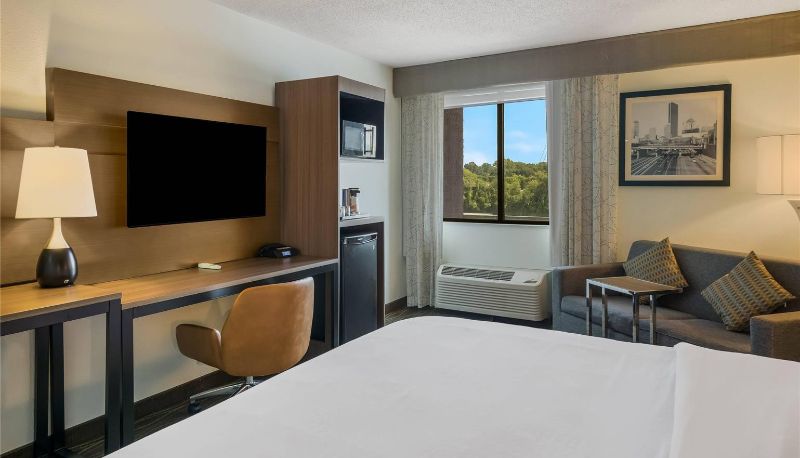 Room - Radisson Hotel Grand Rapids Riverfront