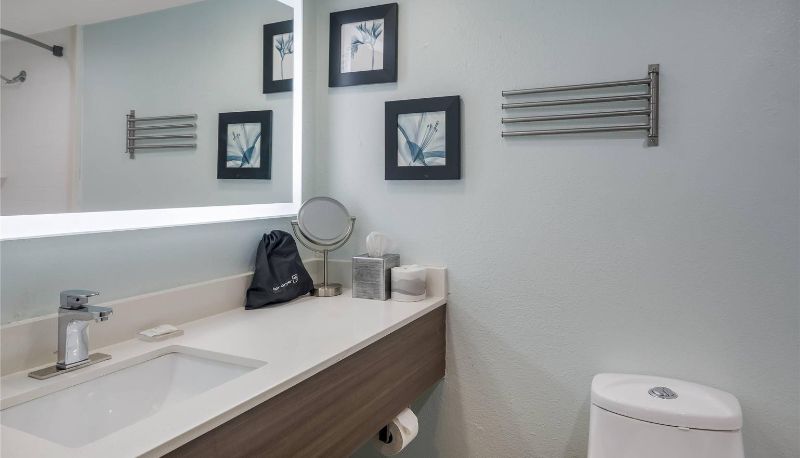 Room - Radisson Hotel Grand Rapids Riverfront