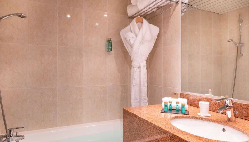 Room - Le M & Spa by Hôtels & Préférence (Bordeaux-Mérignac)