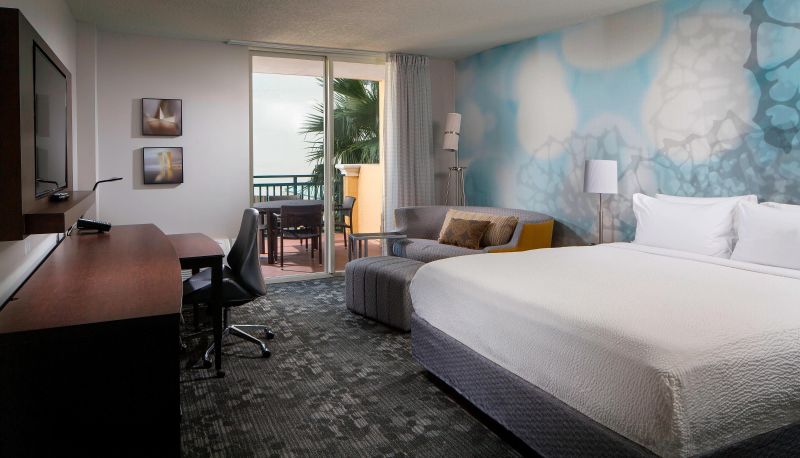 Room - Courtyard by Marriott Miami Dadeland