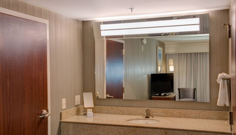 Room - Courtyard by Marriott Chapel Hill