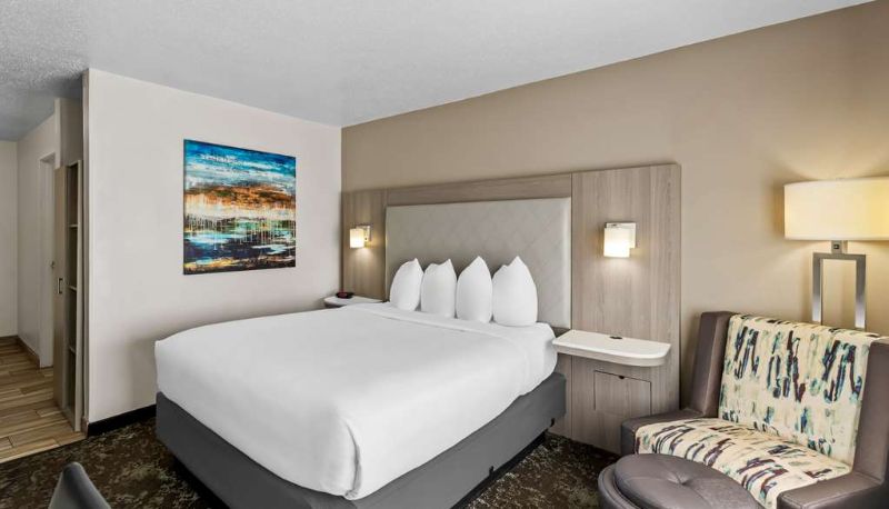 Room - Best Western Worlds of Fun Inn & Suites