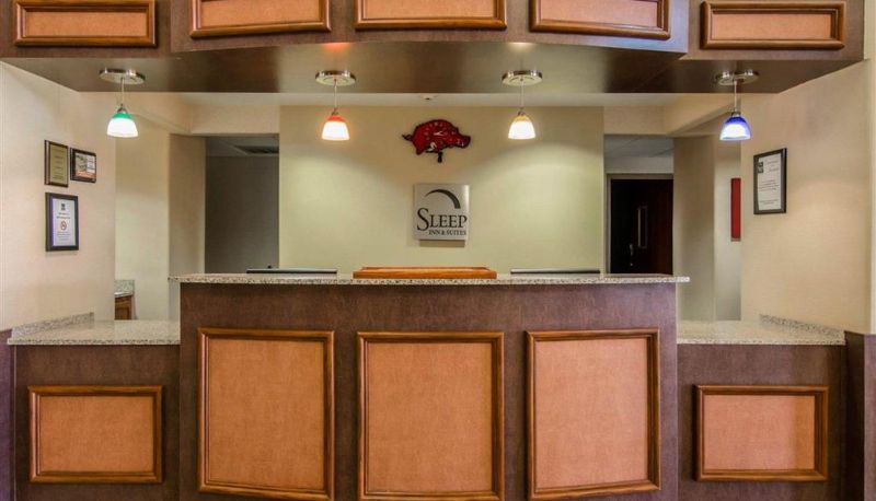 Hal - Sleep Inn & Suites Springdale West