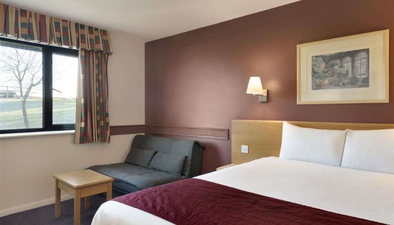 Camera - Days Inn by Wyndham Membury M4
