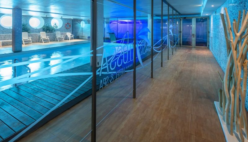Basen - Hotel GHT Oasis Tossa & Spa
