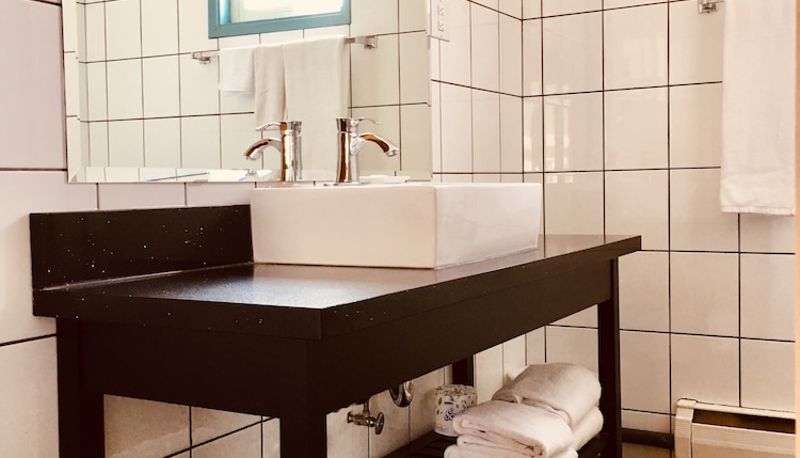 Süit - Alpine Inn & Suites
