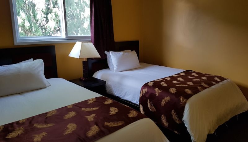 Süit - Alpine Inn & Suites