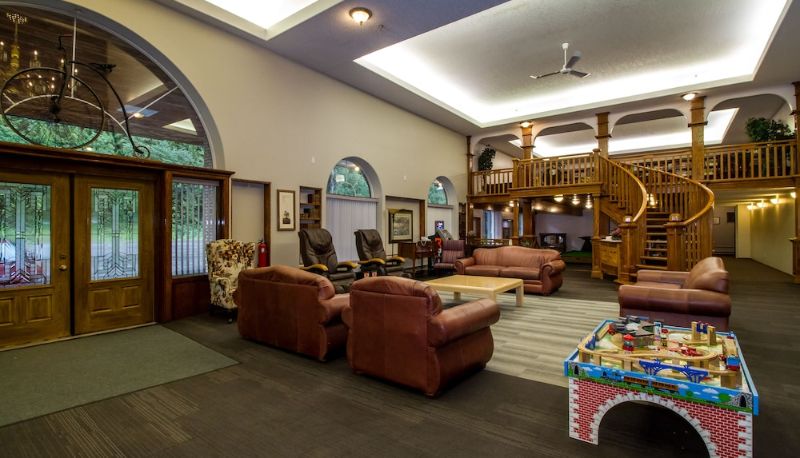 Lobby - Three Valley Lake Chateau