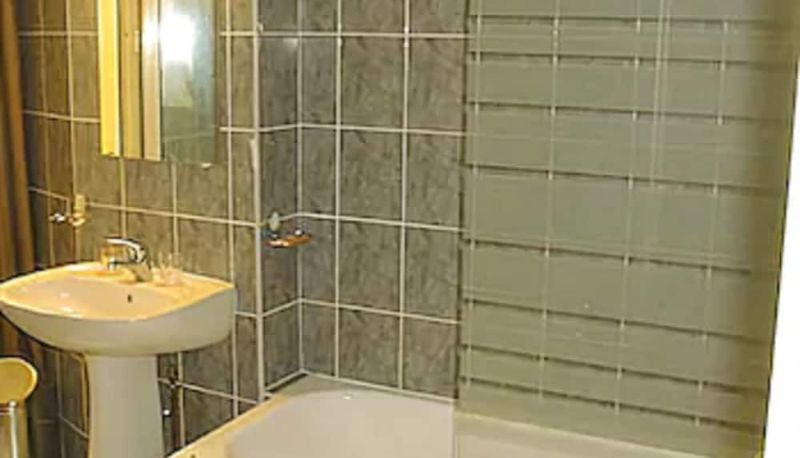 Pokój trzyosobowy - Hotel Ferney République