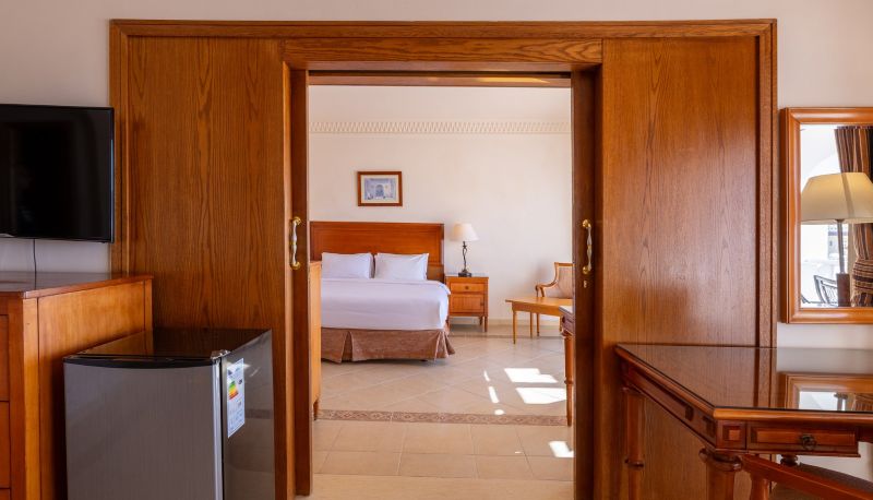 Zimmer - CONTINENTAL PLAZA BEACH RESORT by IHG