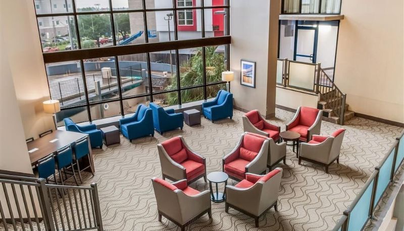 Hall - Comfort Inn & Suites At Copeland Tower