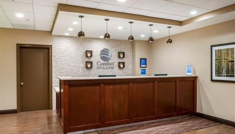 Reception - Comfort Inn & Suites At Copeland Tower