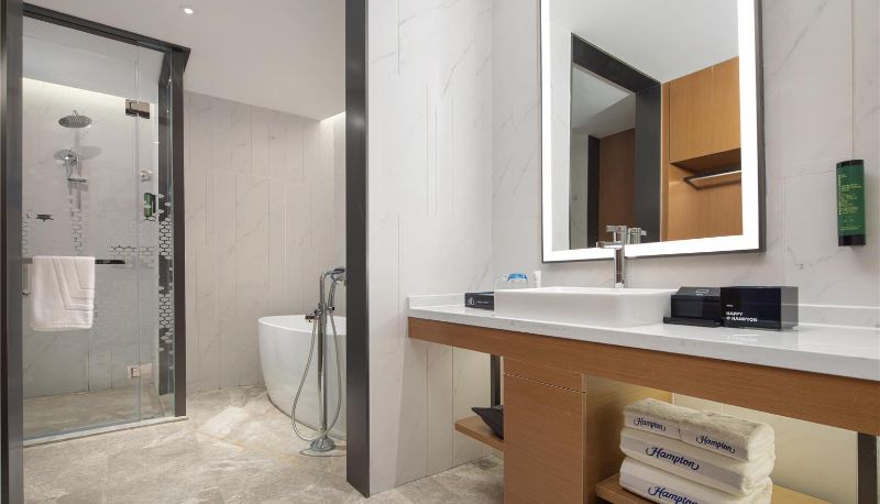 Camera - Hampton by Hilton Enshi