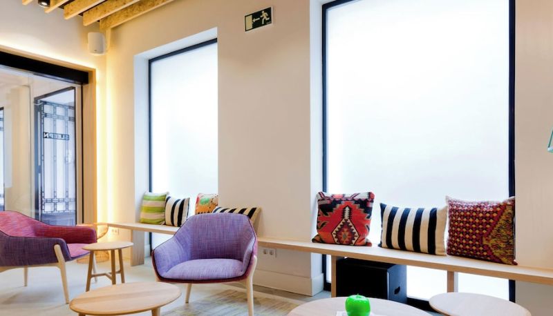 Recepcja - SLEEP’N Atocha – B Corp Certified Hostal