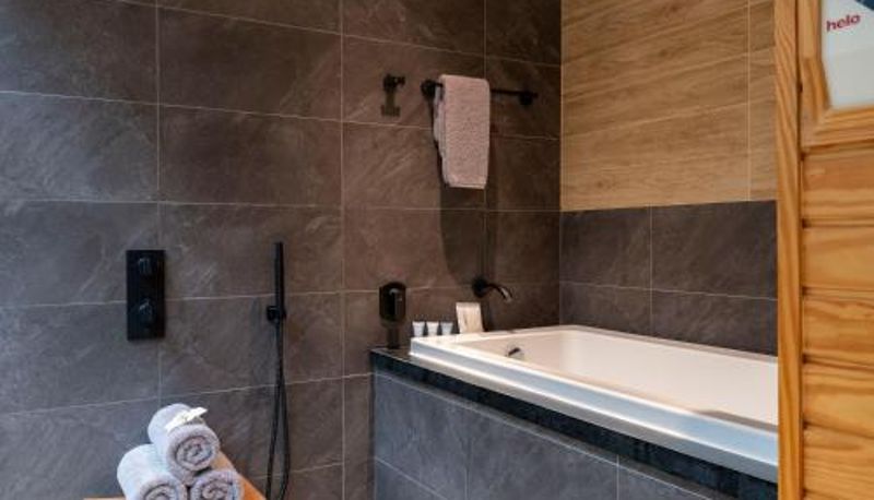 Bagno - Hilton Quang Hanh Onsen Resort
