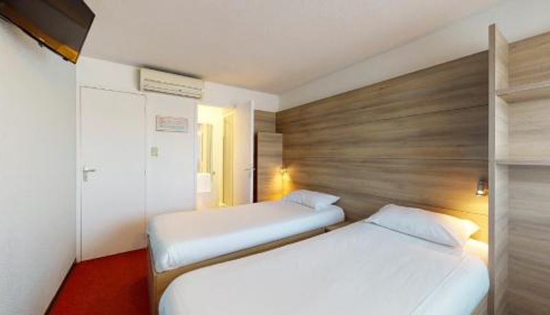 Zimmer - Ever Route 64 Brit Hotel Tarbes Ibos