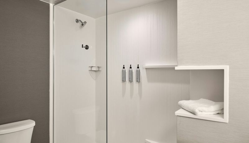 Room - Courtyard by Marriott Madison