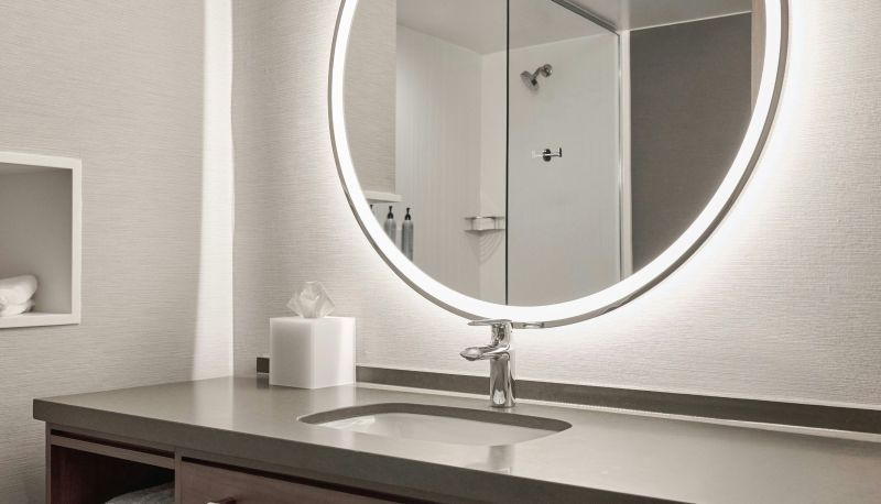Room - Courtyard by Marriott Madison