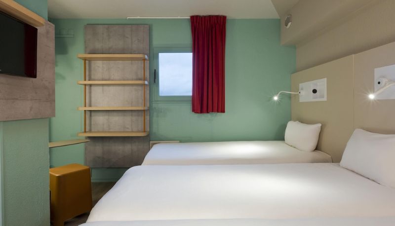 Üç kişilik oda - ibis budget Chilly Mazarin Les Champarts
