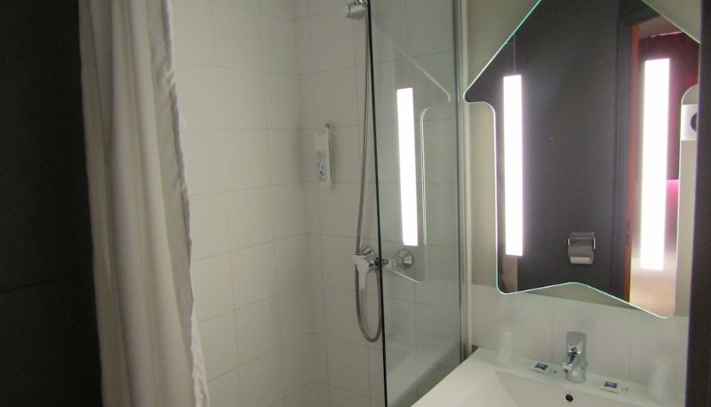 Standart oda - ibis budget Chilly Mazarin Les Champarts