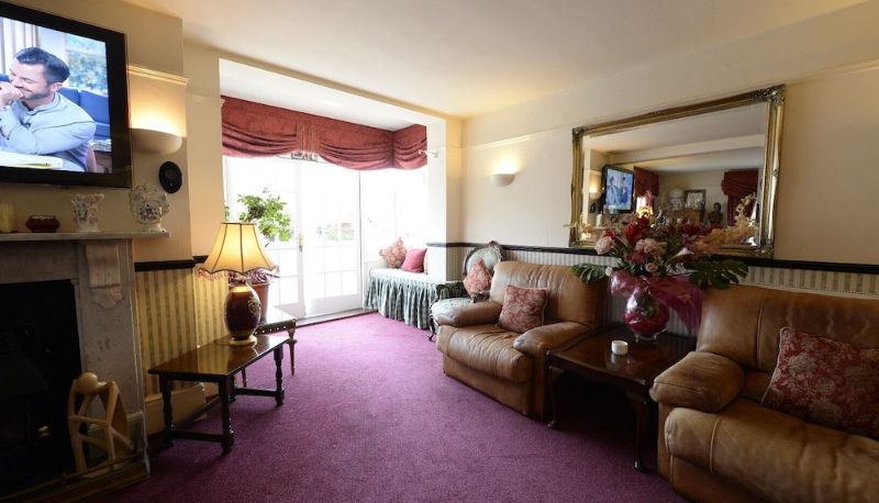 Sala - Meryan House Hotel