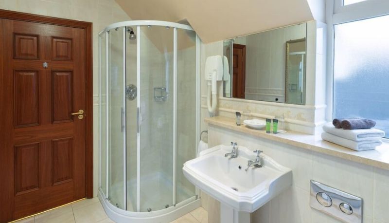 Superior oda (çift kişilik) - Earls Court House Hotel