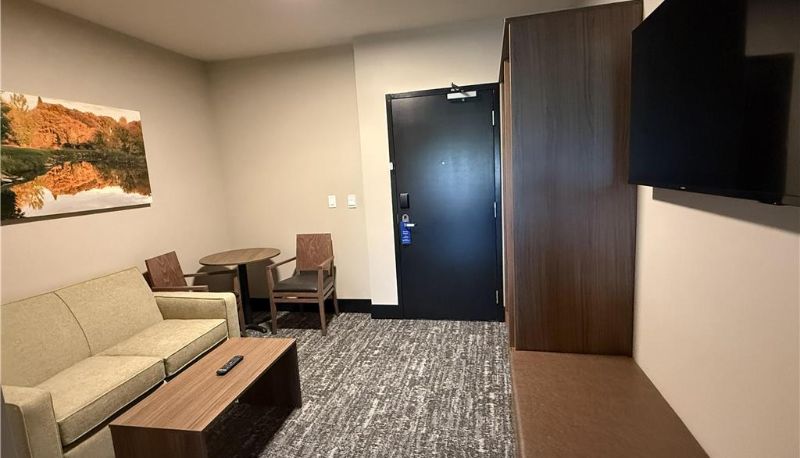 Camera - Best Western Plus Neepawa Hotel