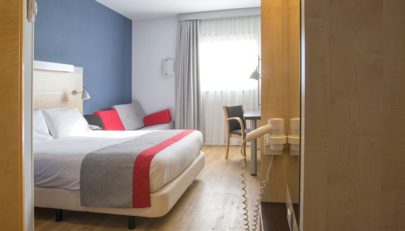 Room - Holiday Inn Express BARCELONA - MOLINS DE REI by IHG