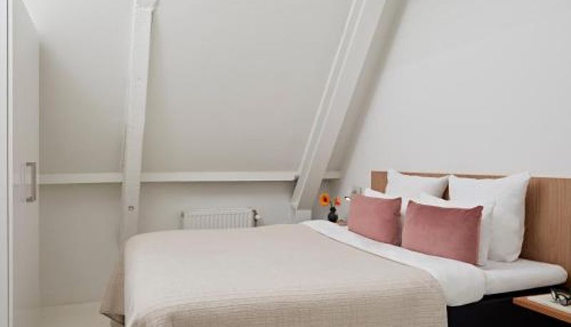 Apartment - YAYS Amsterdam Salthouse Canal by Numa