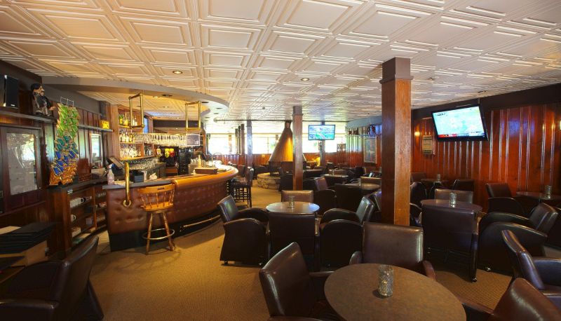 Bar - Bayshore Inn