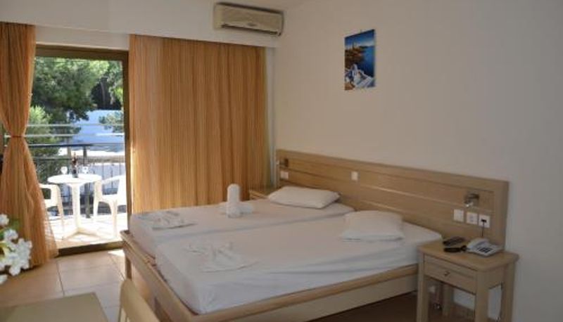 Room - Plaza Hotel