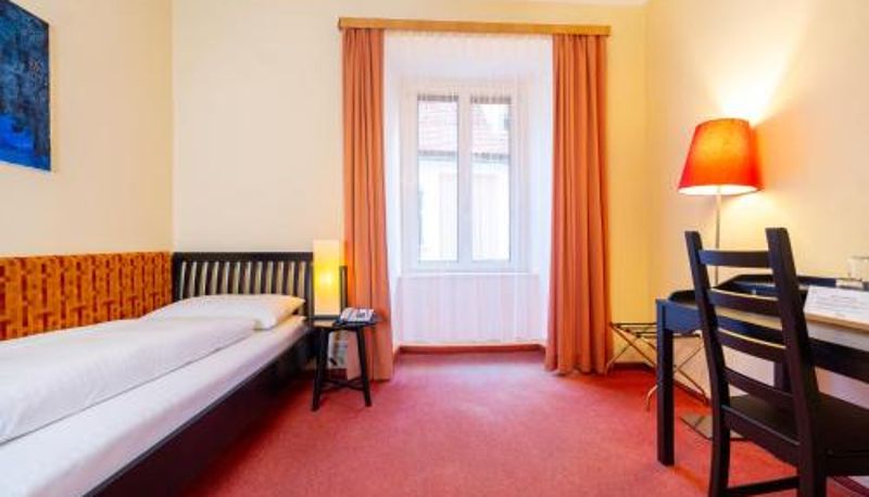 Camera - Hotel Mariahilf im Stadtzentrum