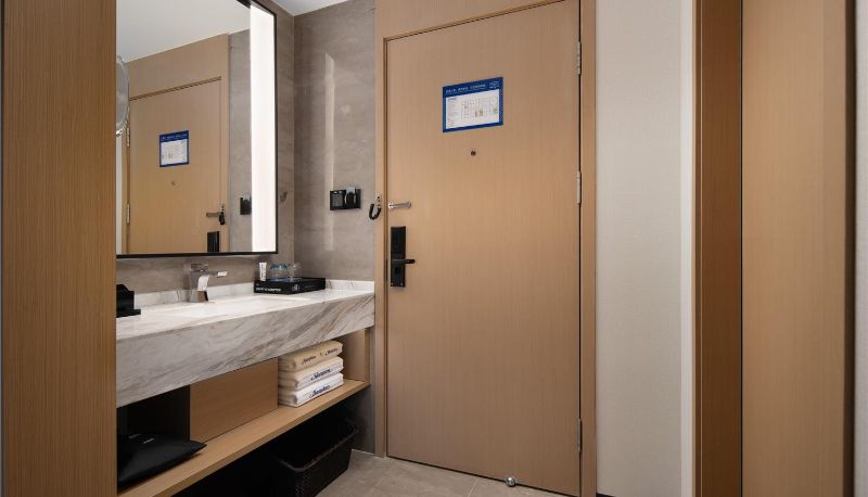 Zimmer - Hampton by Hilton Leshan Railway Station