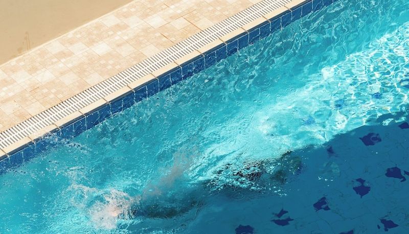 Zwembad - Batis Aero Beachfront Wellbeing Hotel