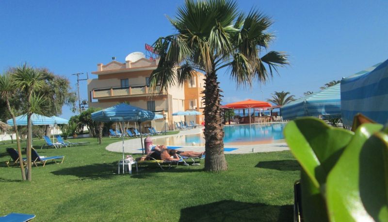 Piscina - Ninos on the Beach