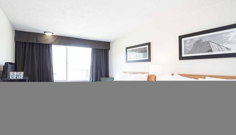 Zimmer - Sandman Inn McBride